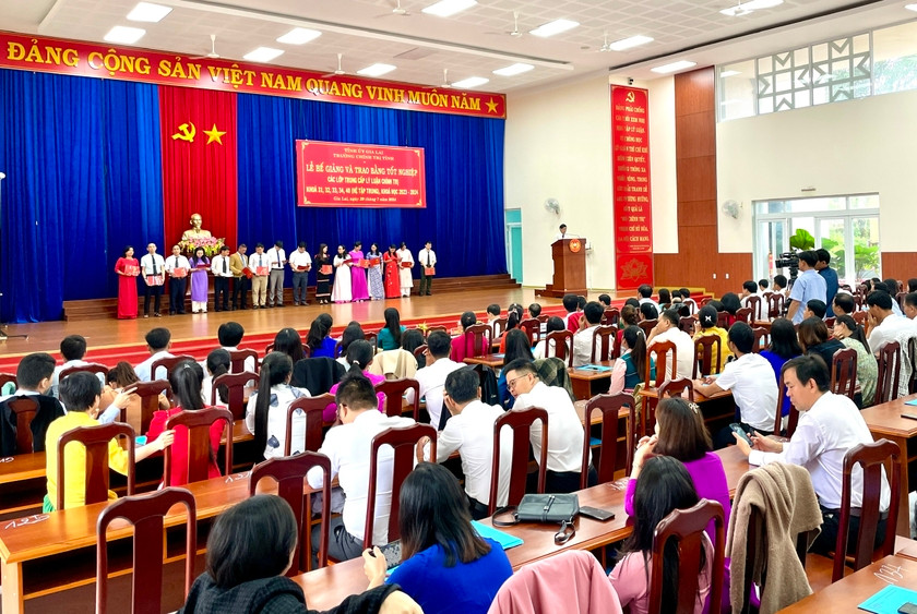 Quang cảnh buổi lễ. Ảnh: Lam Nguyên