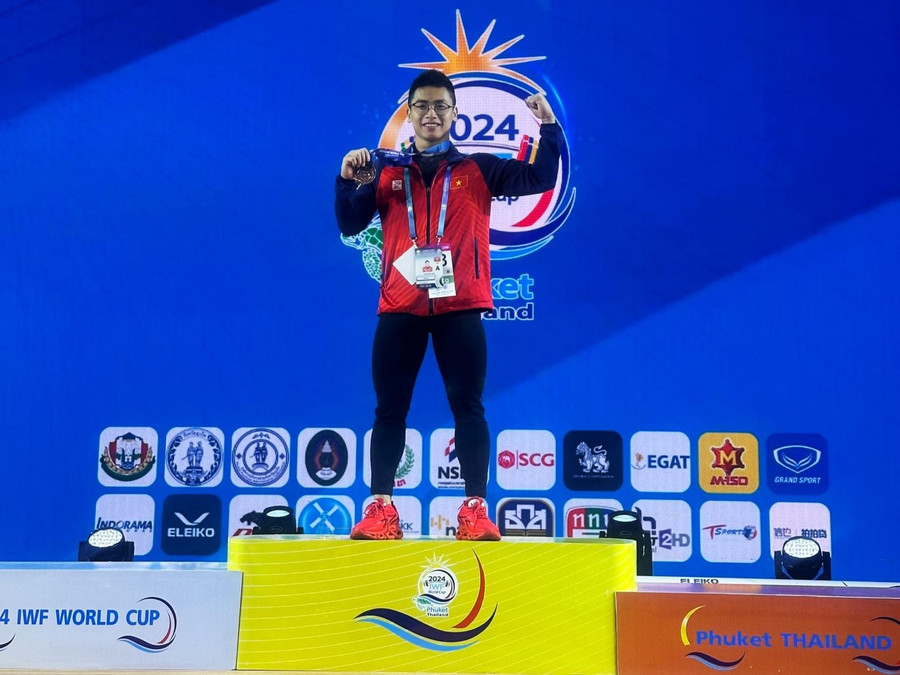 Lực sỹ Trịnh Văn Vinh xuất sắc giành tấm vé tham dự Olympic Paris 2024. (Ảnh: Đội tuyển cử tạ Việt Nam) Lực sỹ Trịnh Văn Vinh xuất sắc giành tấm vé tham dự Olympic Paris 2024. (Ảnh: Đội tuyển cử tạ Việt Nam)