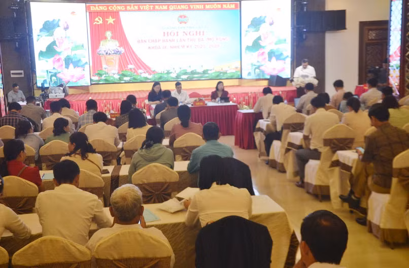 Hội nghị Ban chấp hành Hội Nông dân tỉnh Gia Lai lần thứ 3 (mở rộng), khóa IX, nhiệm kỳ 2023-2028. Ảnh: Hoàng Cư.