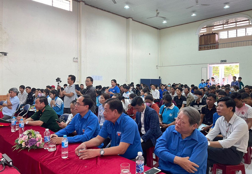 Hội chợ việc làm thu hút gần 300 lao động tại các huyện, thị khu vực Đông Nam tỉnh tham gia. Ảnh: Vũ Chi Hội chợ việc làm thu hút gần 300 lao động tại các huyện, thị khu vực Đông Nam tỉnh tham gia. Ảnh: Vũ Chi