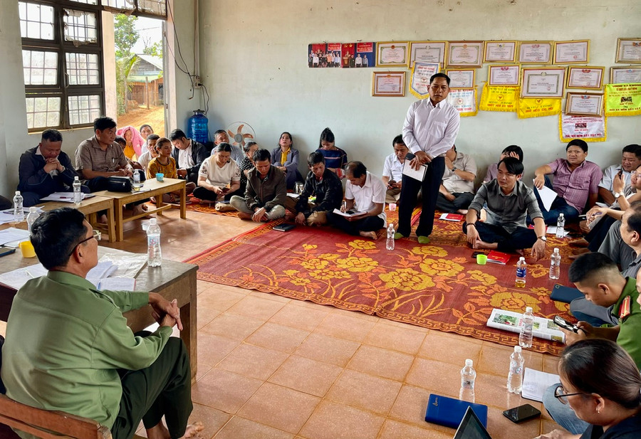 Quang cảnh buổi sinh hoạt chi bộ ghép. Ảnh: P.D