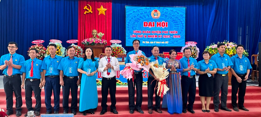 Ban chấp hành Công đoàn huyện Phú Thiện, nhiệm kỳ 2023-2028 ra mắt. Ảnh: Mỹ Lệ Ban chấp hành Công đoàn huyện Phú Thiện, nhiệm kỳ 2023-2028 ra mắt. Ảnh: Mỹ Lệ