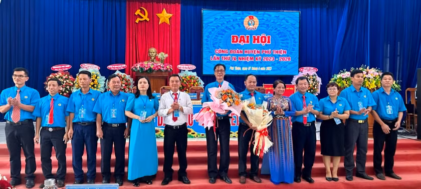 Ban chấp hành Công đoàn huyện Phú Thiện, nhiệm kỳ 2023-2028 ra mắt. Ảnh: Mỹ Lệ