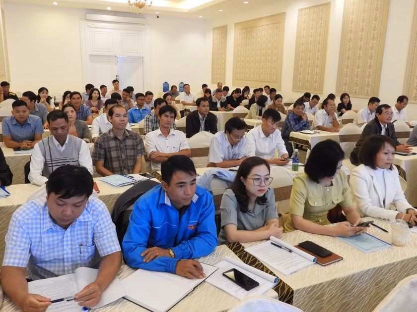 Học viên là cán bộ làm công tác tôn giáo của cấp huyện trong tỉnh tham gia tập huấn. Ảnh Thanh Nhật