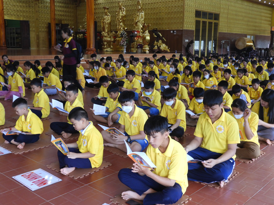 Các thanh thiếu niên tham gia khoá tu. Ảnh: Thanh Nhật Các thanh thiếu niên tham gia khoá tu. Ảnh: Thanh Nhật