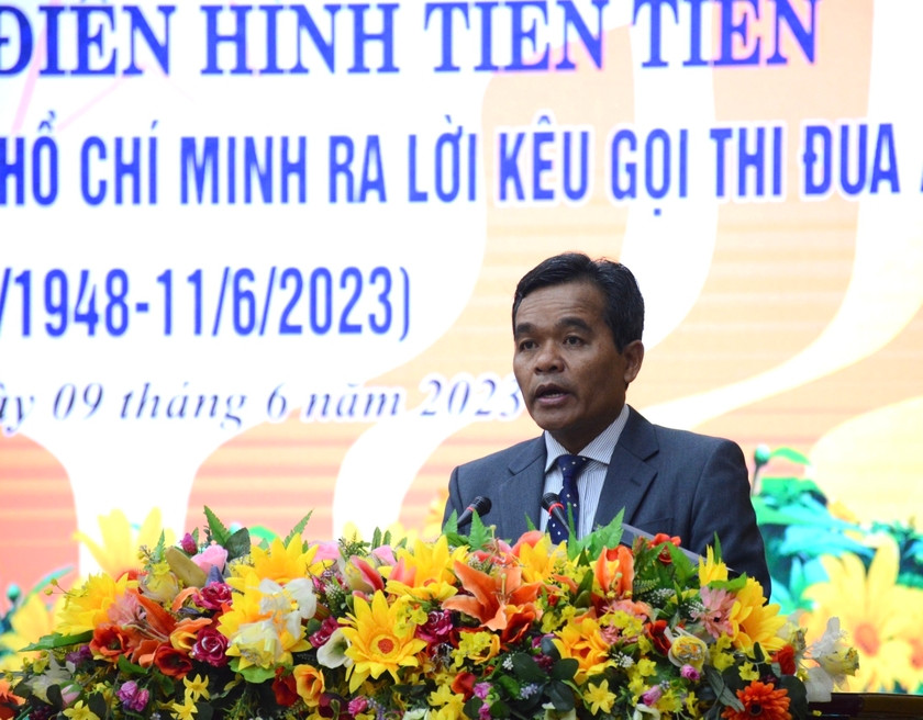 Bí thư Tỉnh ủy Hồ Văn Niên phát biểu chỉ đạo hội nghị. Ảnh: Lam Nguyên