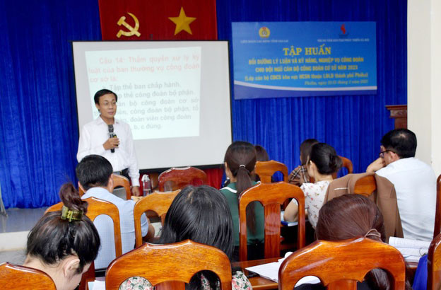 Toàn cảnh lớp bồi dưỡng nghiệp vụ Công đoàn cơ sở. Ảnh: Đinh Yến