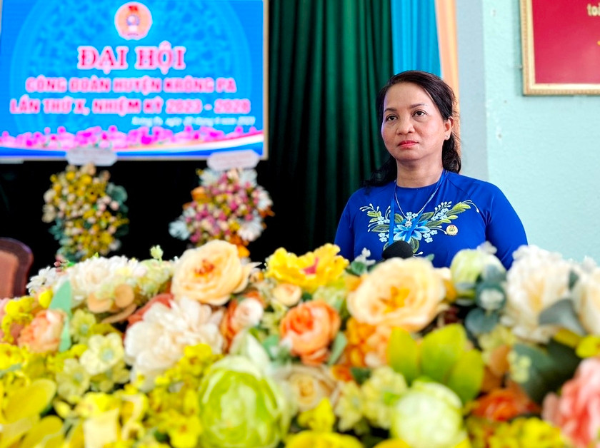 Đồng chí Rơ Lan Nga-Phó Chủ tịch LĐLĐ tỉnh thay mặt Ban Thường vụ LĐLĐ tỉnh Gia Lai phát biểu chỉ đạo Đại hội Công đoàn huyện Krông Pa, nhiệm kỳ 2023-2028. Ảnh: Đinh Yến Đồng chí Rơ Lan Nga-Phó Chủ tịch LĐLĐ tỉnh thay mặt Ban Thường vụ LĐLĐ tỉnh Gia Lai phát biểu chỉ đạo Đại hội Công đoàn huyện Krông Pa, nhiệm kỳ 2023-2028. Ảnh: Đinh Yến