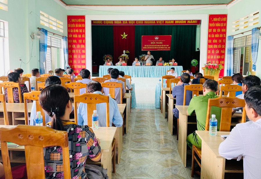 Quang cảnh buổi tiếp xúc cử tri. Ảnh: Vũ Chi