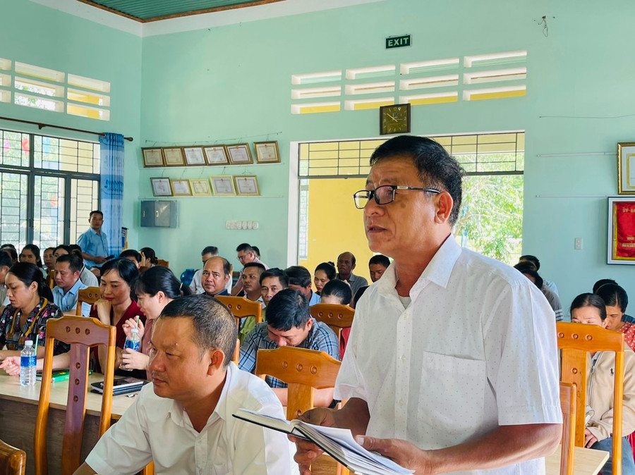 Cử tri phường Sông Bờ kiến nghị tỉnh quan tâm đầu tư xây dựng Khu di tích chiến thắng Đường 7 Sông Bờ. Ảnh: Vũ Chi