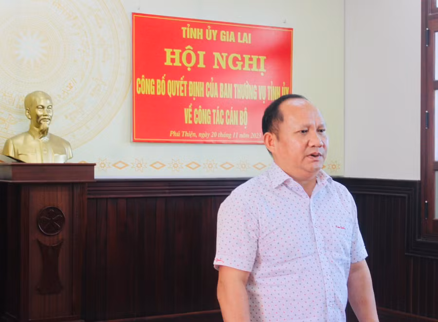 Phó Bí thư Tỉnh ủy Rah Lan Chung phát biểu tại hội nghị. Ảnh: Vũ Chi