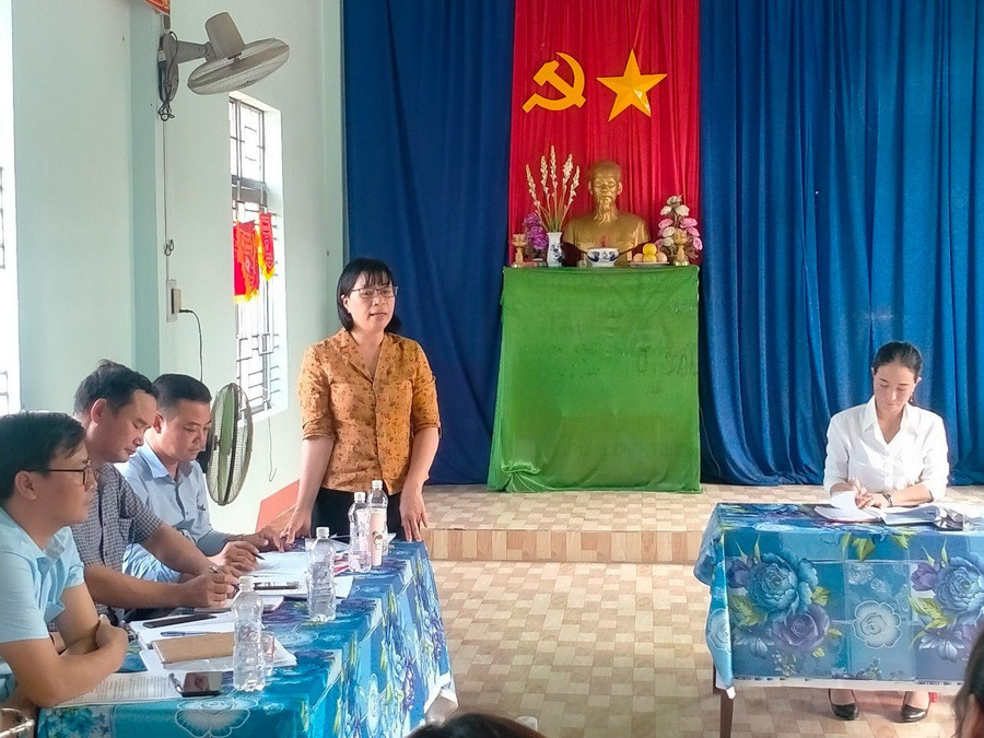 Phó Chủ tịch UBND tỉnh Nguyễn Thị Thanh Lịch phát biểu tại buổi sinh hoạt thường kỳ của Chi bộ thôn Thắng Lợi 3. Ảnh: Lê Tám Phó Chủ tịch UBND tỉnh Nguyễn Thị Thanh Lịch phát biểu tại buổi sinh hoạt thường kỳ của Chi bộ thôn Thắng Lợi 3. Ảnh: Lê Tám