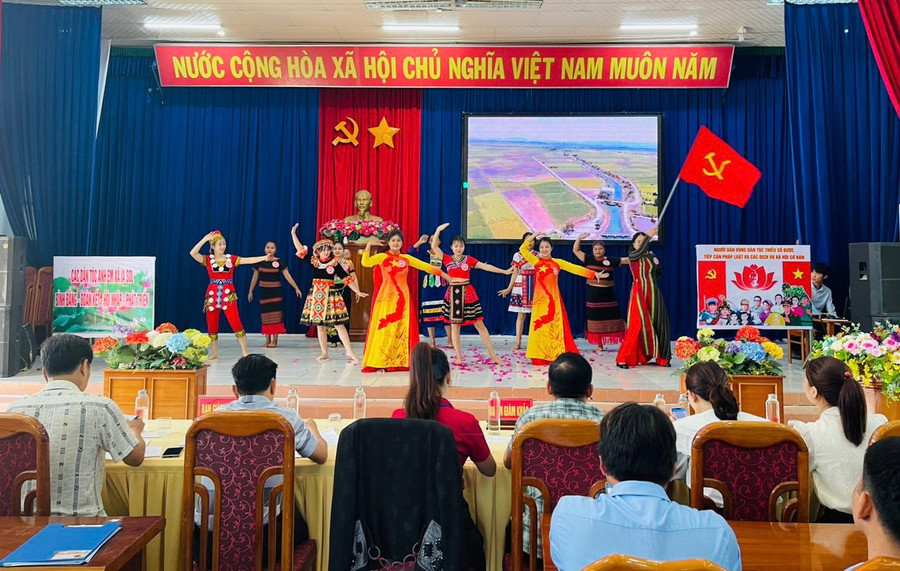 Phần thi của xã Ia Sol đạt giải màn chào hỏi hay nhất. Ảnh: Vũ Chi Phần thi của xã Ia Sol đạt giải màn chào hỏi hay nhất. Ảnh: Vũ Chi