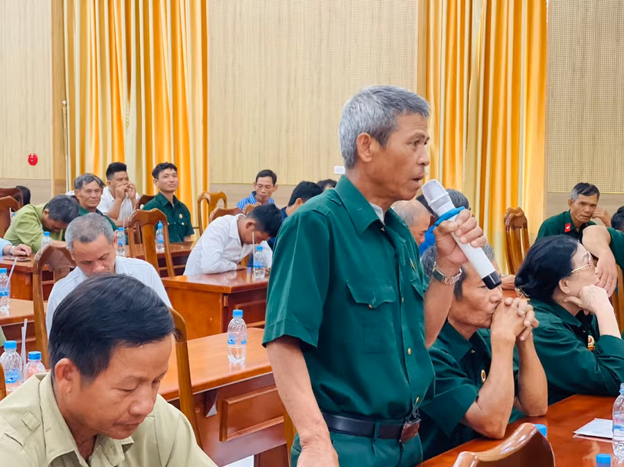 Hội viên cựu chiến binh nêu ý kiến tại hội nghị. Ảnh: Vũ Chi