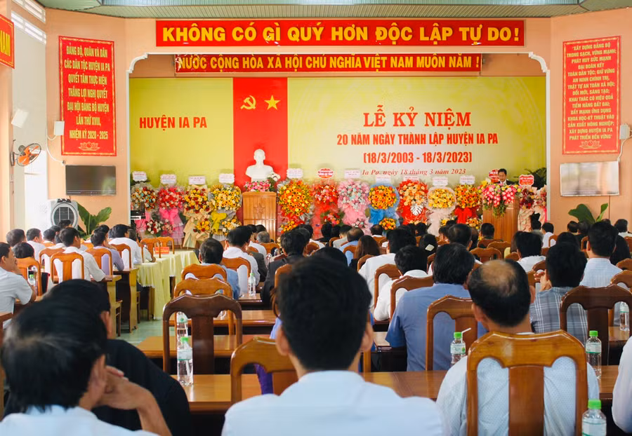 Quang cảnh buổi lễ kỷ niệm. Ảnh: Vũ Chi
