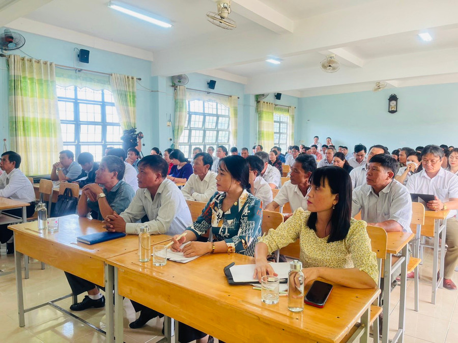 93 đại biểu tham gia tập huấn triển khai một số nội dung công tác đối với mô hình nông hội. Ảnh: Vũ Chi 93 đại biểu tham gia tập huấn triển khai một số nội dung công tác đối với mô hình nông hội. Ảnh: Vũ Chi