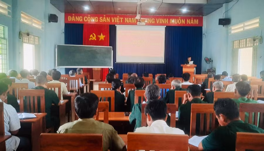 Hơn 100 cán bộ Hội CCB cơ sở tham gia lớp tập huấn công tác Hội. Ảnh: Sơn Trung