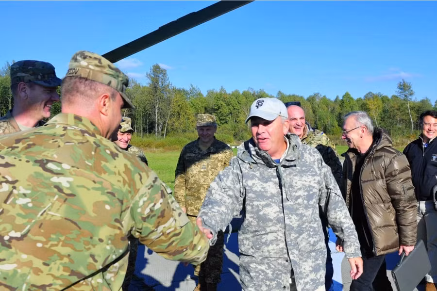 Tướng về hưu Mỹ John Abizaid làm cố vấn cho Bộ trưởng Quốc phòng Ukraine. Ảnh: Dvidshub