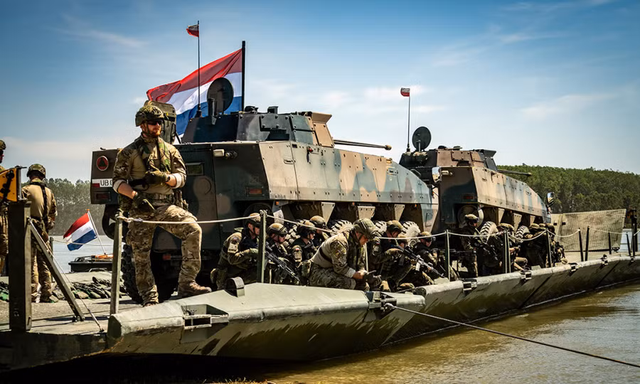 Binh sỹ NATO diễn tập vượt sông năm 2023. Ảnh: US Army