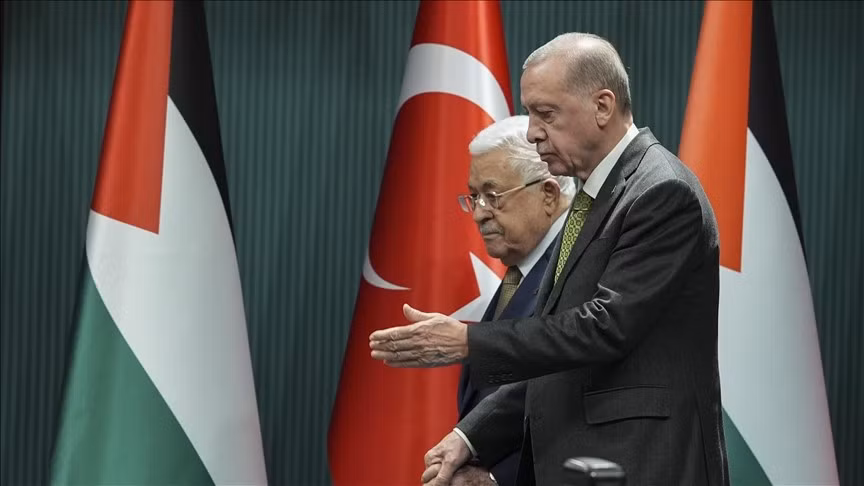 Thủ tướng Thổ Nhĩ Kỳ và người đồng cấp Palestine tại cuộc họp báo ngày 5/3. Ảnh: Anadolu