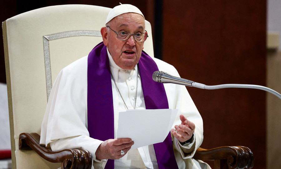 Giáo hoàng Francis tại buổi lễ cầu nguyện ở Rome, Italy ngày 8/3. Ảnh: Reuters Giáo hoàng Francis tại buổi lễ cầu nguyện ở Rome, Italy ngày 8/3. Ảnh: Reuters