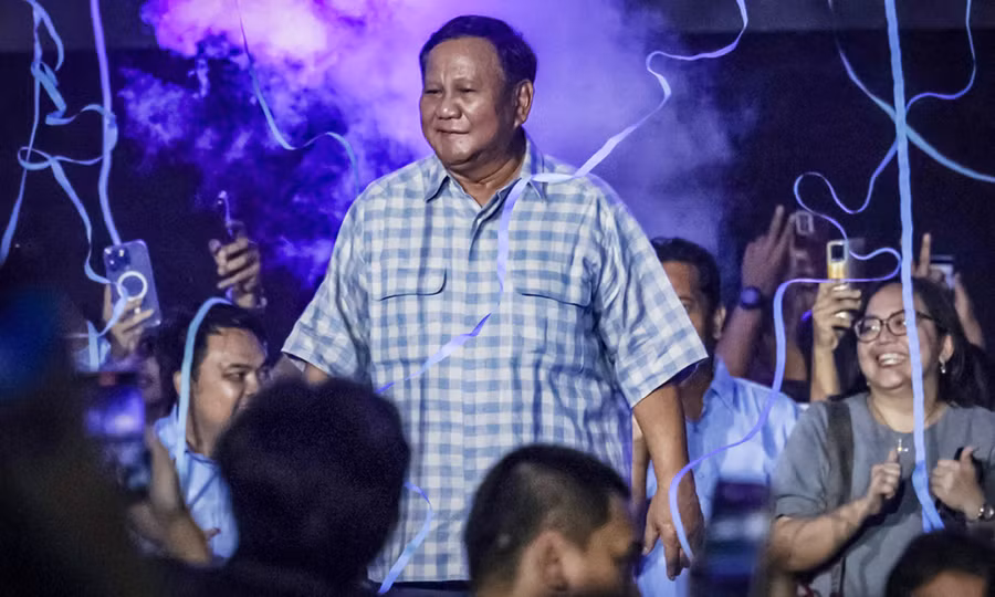 Ông Prabowo Subianto và những người ủng hộ hôm 14/2. Ảnh: AFP