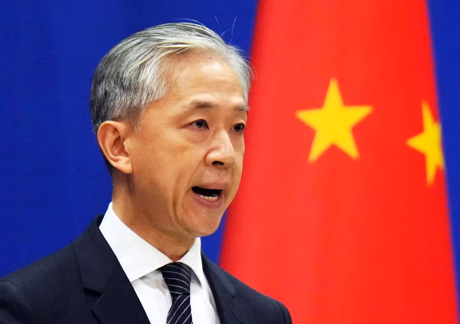 Phát ngôn viên Bộ ngoại giao Trung Quốc Uông Văn Bân. Ảnh: AFP