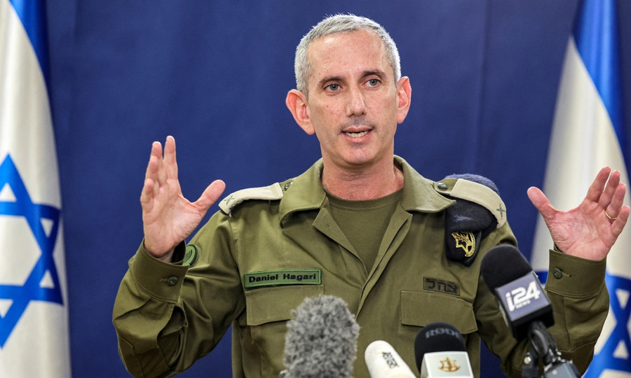 Chuẩn đô đốc Daniel Hagari tại một buổi họp báo. Ảnh: AFP Chuẩn đô đốc Daniel Hagari tại một buổi họp báo. Ảnh: AFP
