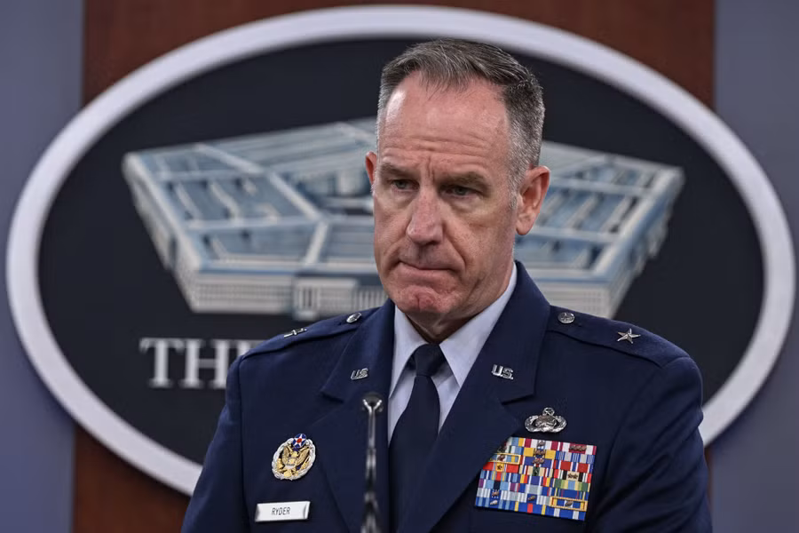 Phát ngôn viên Lầu năm góc Patrick Ryder. Ảnh: AFP Phát ngôn viên Lầu năm góc Patrick Ryder. Ảnh: AFP