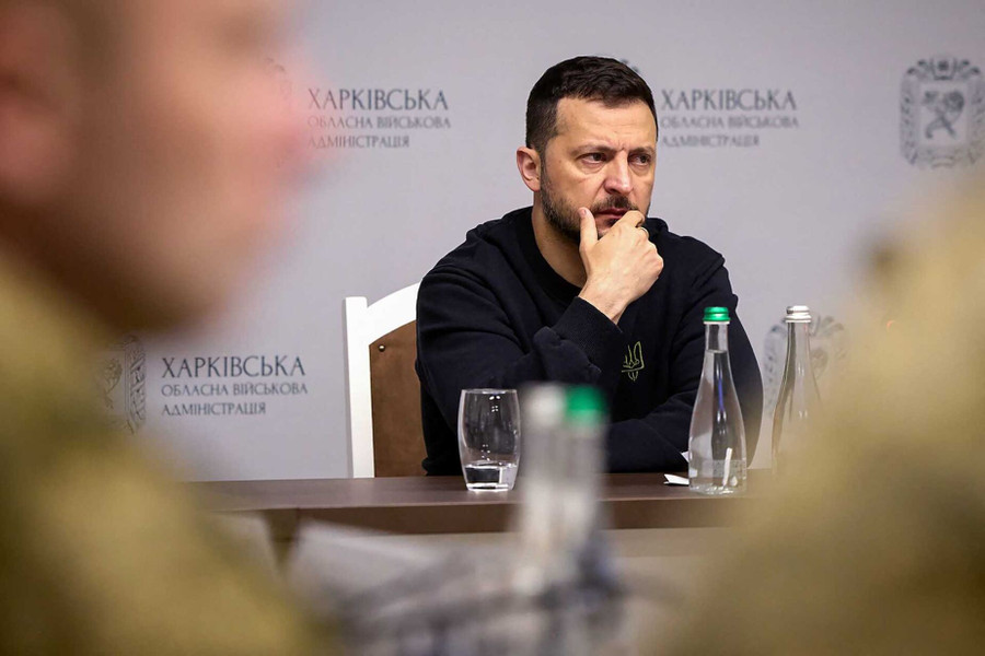 Ông Zelensky xuống nước mời Nga dự hội nghị hòa bình Ukraine lần thứ 2. Ảnh: AP Ông Zelensky xuống nước mời Nga dự hội nghị hòa bình Ukraine lần thứ 2. Ảnh: AP