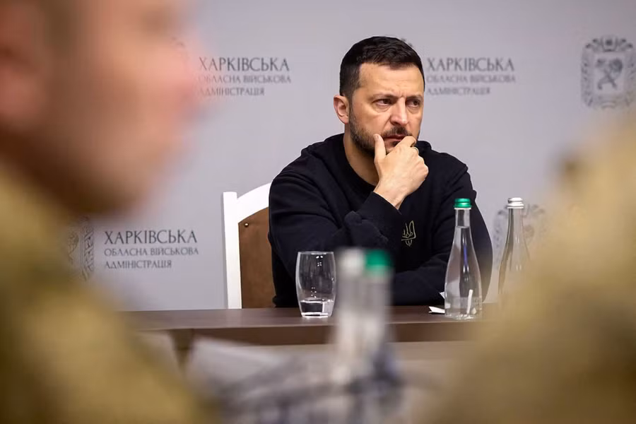 Ông Zelensky xuống nước mời Nga dự hội nghị hòa bình Ukraine lần thứ 2. Ảnh: AP Ông Zelensky xuống nước mời Nga dự hội nghị hòa bình Ukraine lần thứ 2. Ảnh: AP
