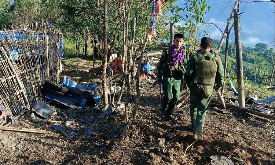 Các tay súng thuộc nhóm nổi dậy ở bang Shan, Myanmar. Ảnh: Reuters Các tay súng thuộc nhóm nổi dậy ở bang Shan, Myanmar. Ảnh: Reuters