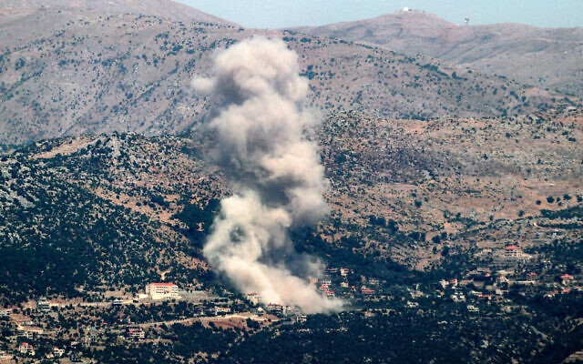 Làng Kfarshuba phía Nam Lebalon bị Israel pháo kích ngày 26/6. Ảnh: AFP