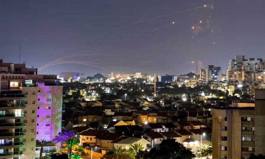 Hoạt động của hệ thống vòm sắt đánh chặn rocket của Israel ngày 3/1. Ảnh: AFP