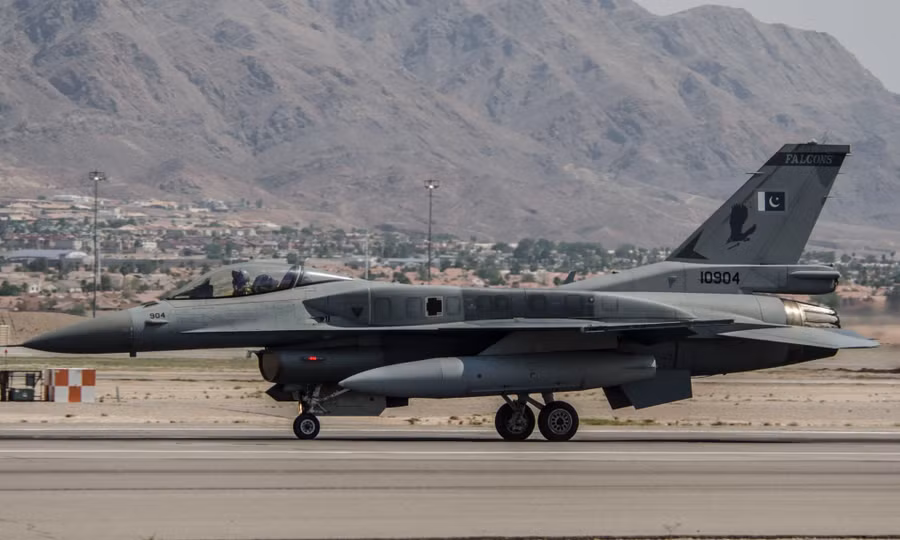 Tiêm kích F-16 Pakistan tại căn cứ không quân Mỹ ở Nevada. Ảnh: Không quân Mỹ