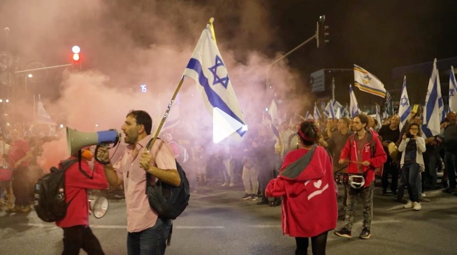 Biểu tình rầm rộ ở Ten Aviv. Ảnh: Reuters Biểu tình rầm rộ ở Ten Aviv. Ảnh: Reuters