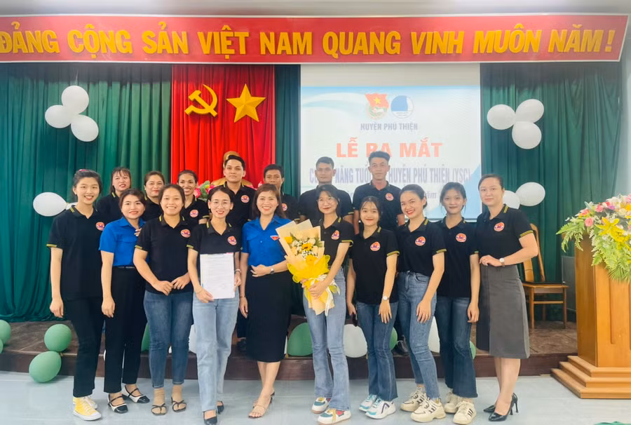 Lễ ra mắt Câu lạc bộ kỹ năng tuổi trẻ huyện Phú Thiện. Ảnh: Vũ Chi