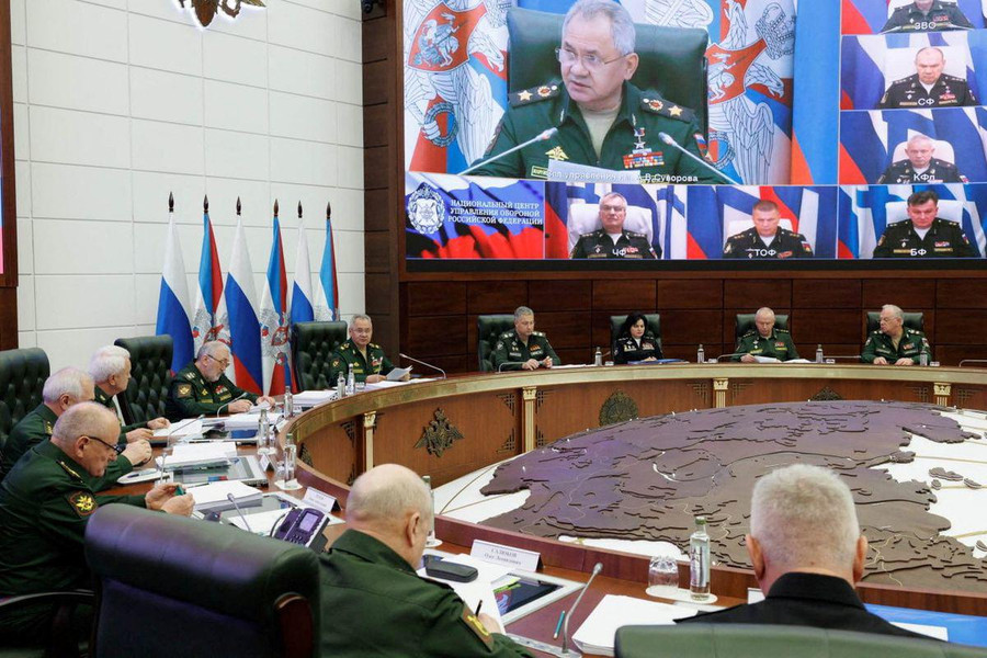 Ông Shoigu họp với các tướng lĩnh hàng đầu Nga với sự có mặt của Đô đốc Sokolov hôm 26/ 9 Ảnh: Reuters Ông Shoigu họp với các tướng lĩnh hàng đầu Nga với sự có mặt của Đô đốc Sokolov hôm 26/ 9 Ảnh: Reuters