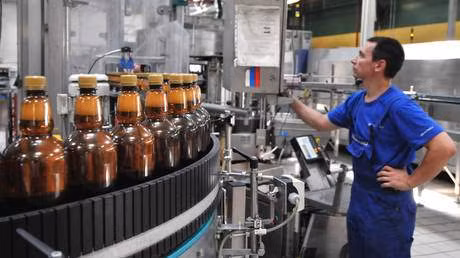 Nga áp lệnh kiểm soát tạm thời cổ phần một số doanh nghiệp nước ngoài sản xuất thực phẩm và bia. Ảnh: Sputnik Nga áp lệnh kiểm soát tạm thời cổ phần một số doanh nghiệp nước ngoài sản xuất thực phẩm và bia. Ảnh: Sputnik