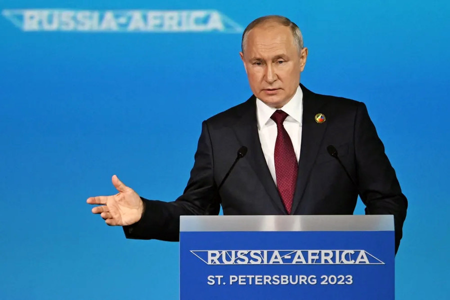 Tổng thống Putin tại Hội nghị thượng đỉnh Nga- châu Phi. Ảnh: Tass Tổng thống Putin tại Hội nghị thượng đỉnh Nga- châu Phi. Ảnh: Tass