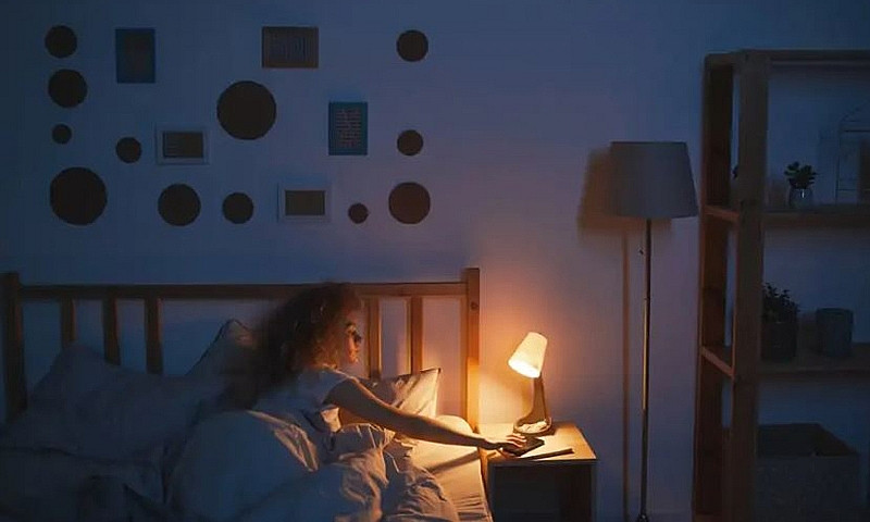 Ánh sáng ban đêm gây tác hại cho sức khỏe tâm thần. Ảnh: Getty Images