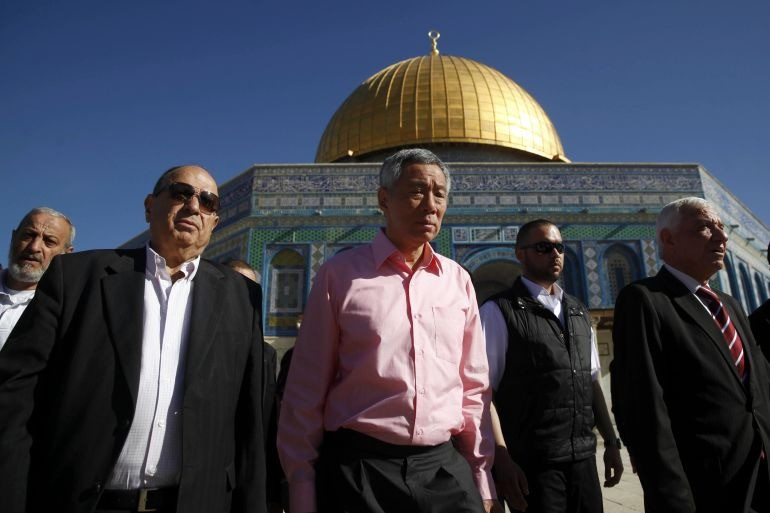 Thủ tướng Singapore Lý Hiển Long thăm nhà thờ al- Aqsa ở Đông Jerusalem, vùng Israel kiểm soát năm 2016. Ảnh: AP