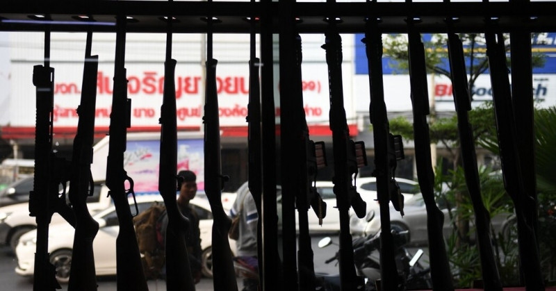 Một cửa hàng bán súng ở tỉnh Nakhon Rtchasima, Thái Lan năm 2022. Ảnh: AFP Một cửa hàng bán súng ở tỉnh Nakhon Rtchasima, Thái Lan năm 2022. Ảnh: AFP