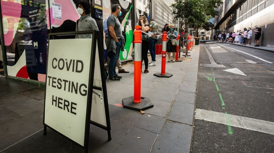 Úc khuyến cáo người già, trẻ em tiêm phòng Covid-19 và cúm. Ảnh: 9News