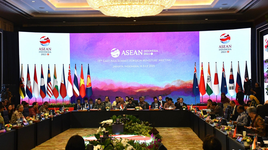 Hội nghị cấp cao Đông Á tại Jakarta, Indonesia. Ảnh: VOV Hội nghị cấp cao Đông Á tại Jakarta, Indonesia. Ảnh: VOV