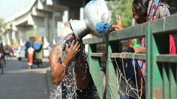 Nhiệt độ ở Dhaka ngày 16/4 lên đến 40,5 độ C, cao nhất trong 58 năm qua. Ảnh: Bangladesh Post Nhiệt độ ở Dhaka ngày 16/4 lên đến 40,5 độ C, cao nhất trong 58 năm qua. Ảnh: Bangladesh Post