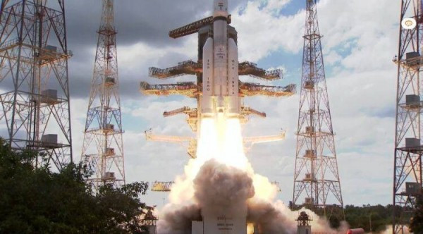 Tên lửa mang theo tàu vũ trụ Chandrayaan- 3 phóng lên ngày 14/7. Ảnh: ISRO Tên lửa mang theo tàu vũ trụ Chandrayaan- 3 phóng lên ngày 14/7. Ảnh: ISRO