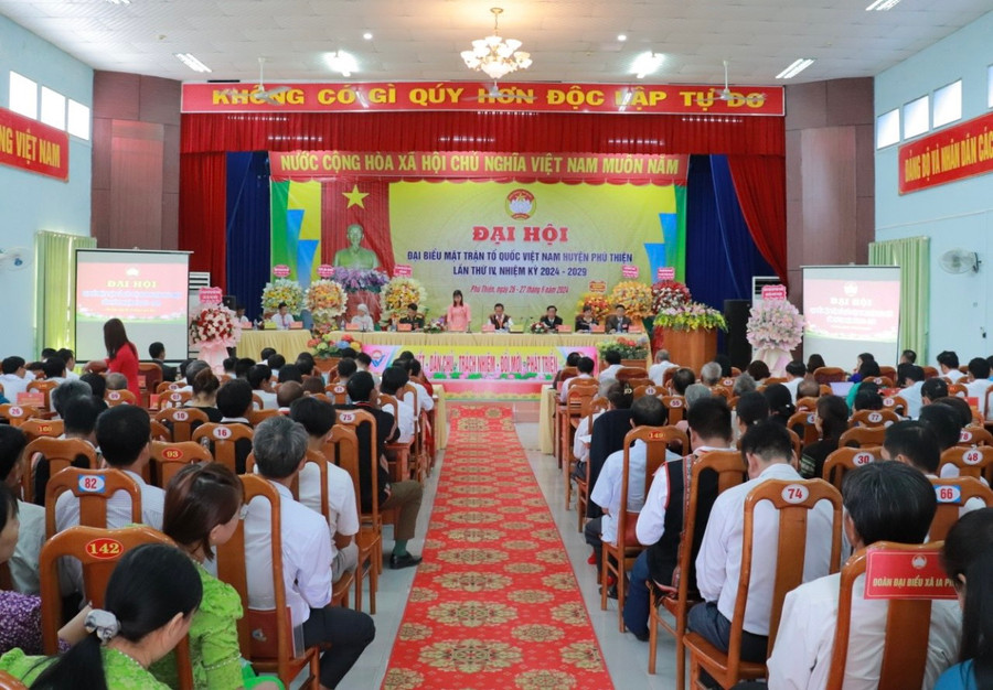 Quang cảnh Đại hội đại biểu Mặt trận Tổ quốc Việt Nam huyện Phú Thiện lần thứ IV. Ảnh: Ksor Giới Quang cảnh Đại hội đại biểu Mặt trận Tổ quốc Việt Nam huyện Phú Thiện lần thứ IV. Ảnh: Ksor Giới