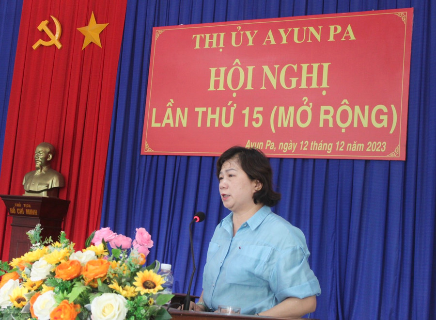 Trưởng ban Dân vận Tỉnh ủy Phạm Thị Tố Hải phát biểu tại hội nghị. Ảnh: Vũ Chi Trưởng ban Dân vận Tỉnh ủy Phạm Thị Tố Hải phát biểu tại hội nghị. Ảnh: Vũ Chi