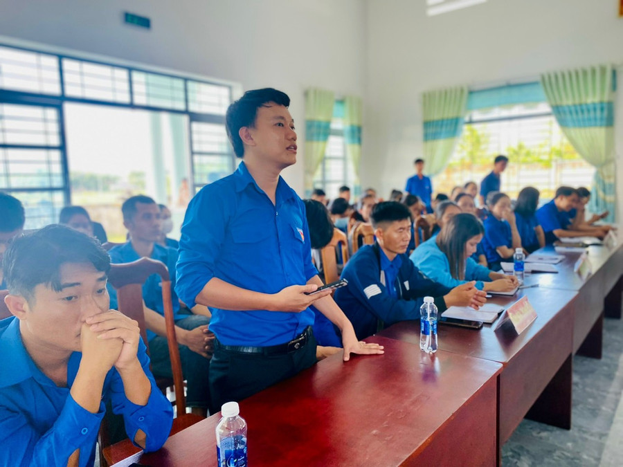 Đoàn viên, thanh niên thị xã kiến nghị nhiều vấn đề liên quan đến chuyển đổi số, giải quyết việc làm cho lao động nông thôn. Ảnh: Vũ Chi Đoàn viên, thanh niên thị xã kiến nghị nhiều vấn đề liên quan đến chuyển đổi số, giải quyết việc làm cho lao động nông thôn. Ảnh: Vũ Chi